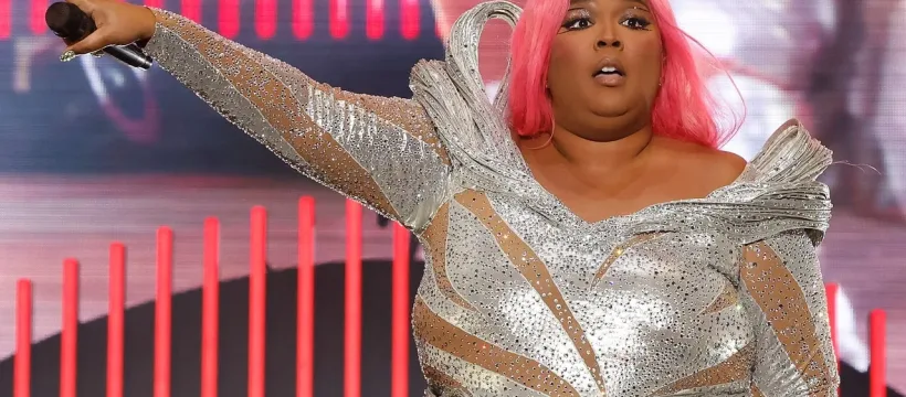 Lizzo poursuivie en justice par danciennes danseuses pour harcelement sexuel jpg