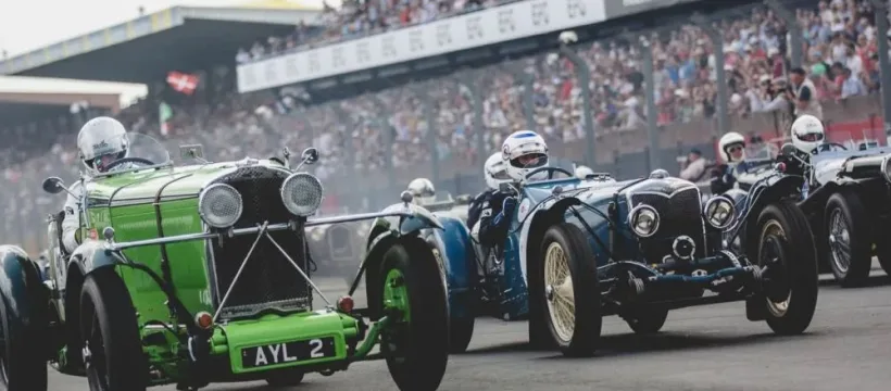 vieille voiture de course jpg