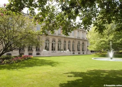 Qu'est-ce que la constitution française ? 6 hotel de lassay jpg