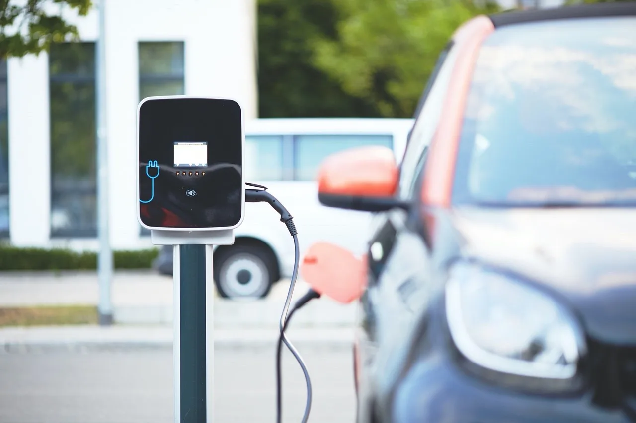 recharge d'une voiture électrique
