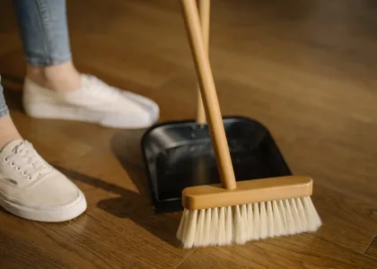 Comment éviter le speed du dernier jour de vacances ? 3 balai et pelle