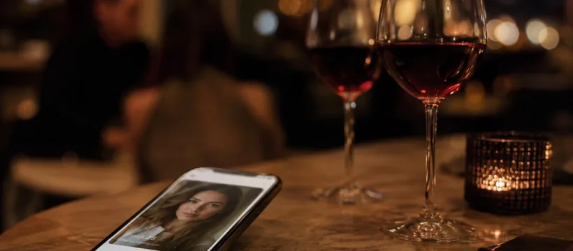Ambiance de rendez vous au bar